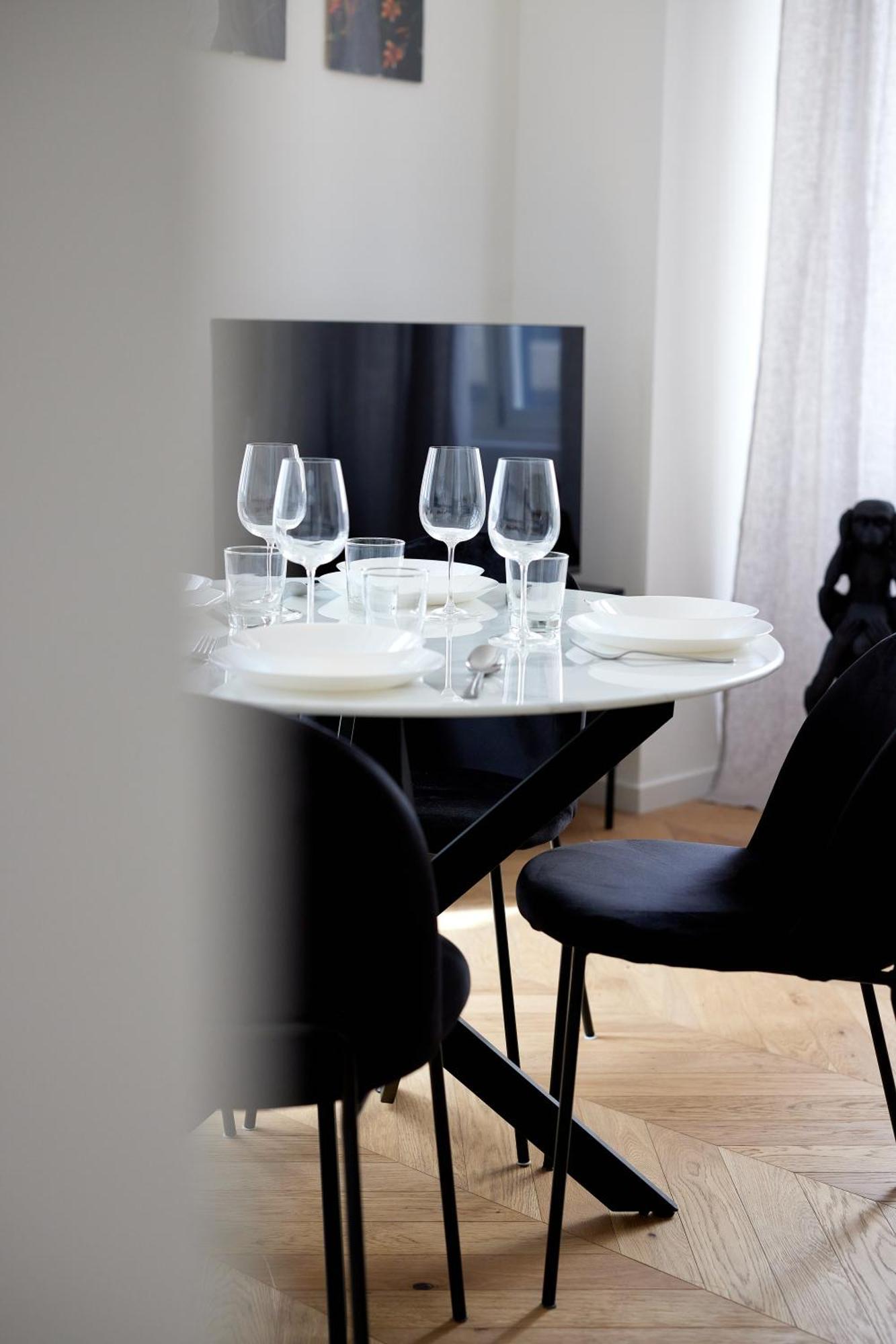 Duomo Imperial Suits - Modern And Comfortable * Mailand